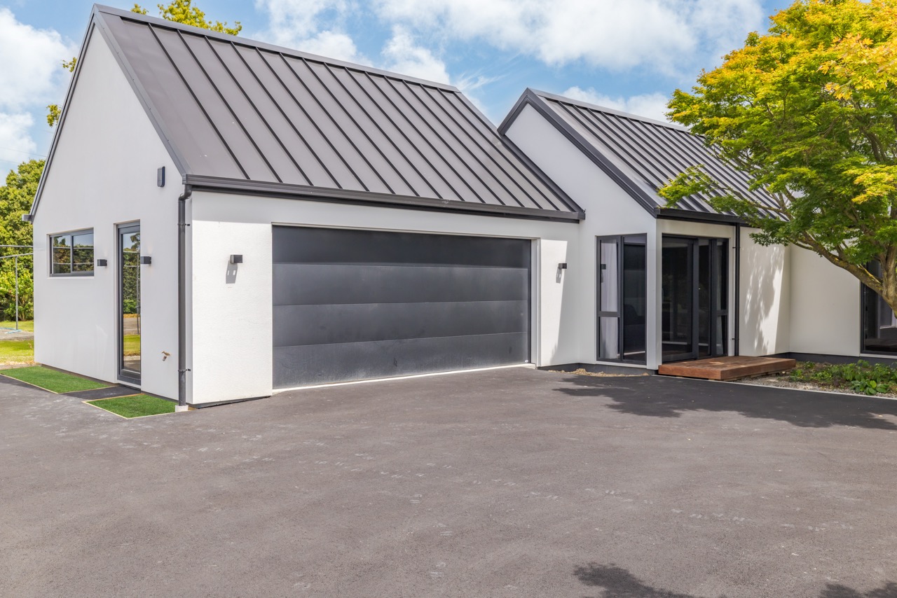 Exterior garage angle with standing seam metal roof