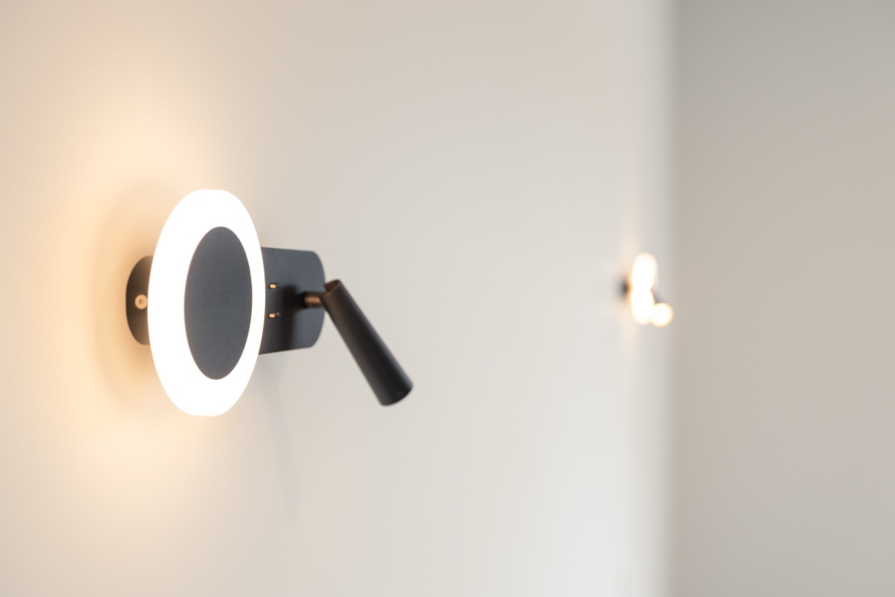 Designer halo wall sconce detail